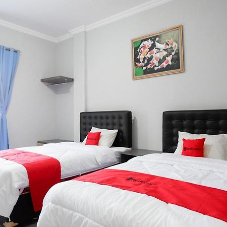 Reddoorz Near Jalan Adi Sucipto Solo Otel Dış mekan fotoğraf