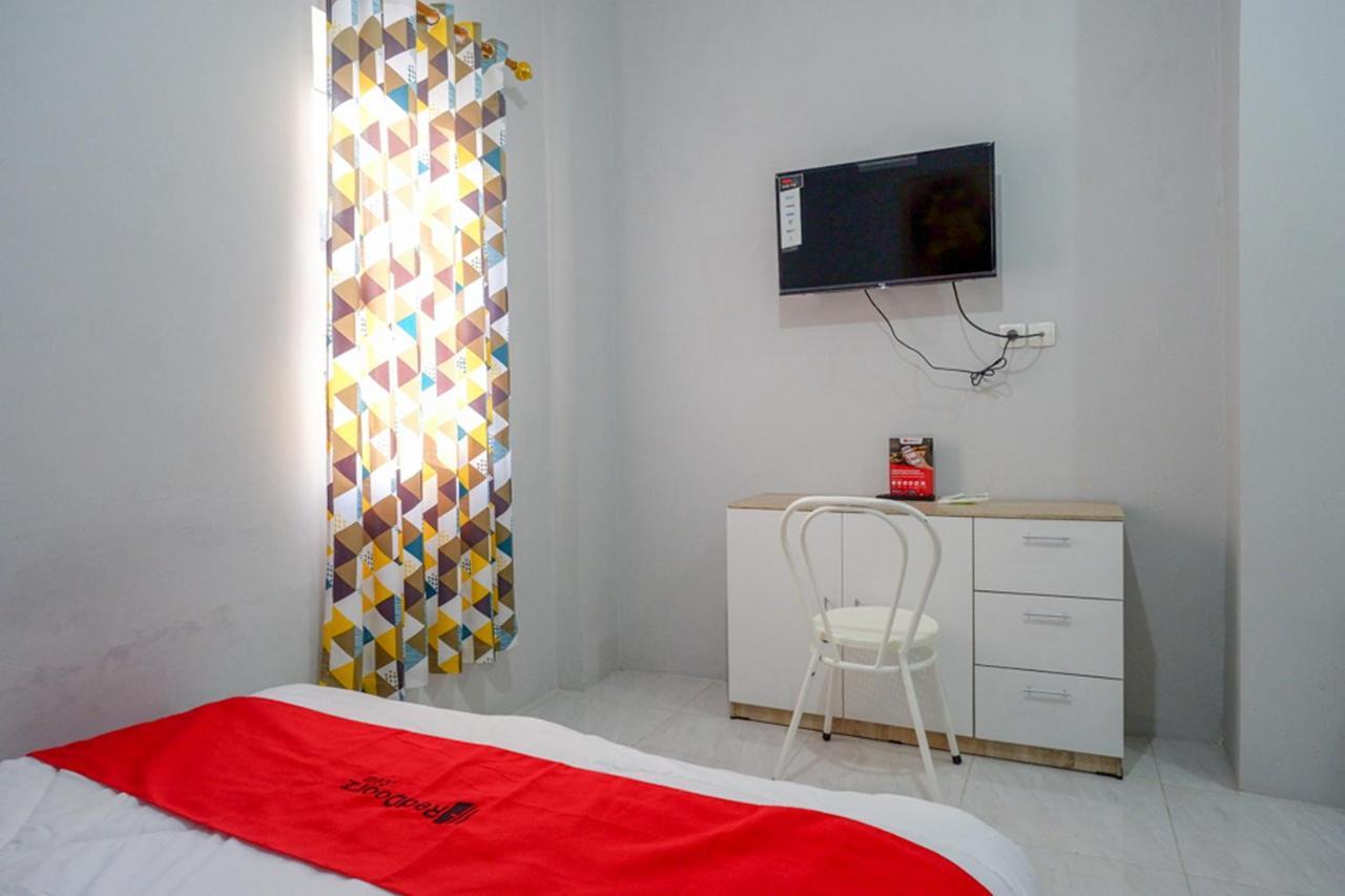 Reddoorz Near Jalan Adi Sucipto Solo Otel Dış mekan fotoğraf