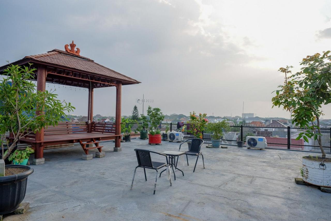 Reddoorz Near Jalan Adi Sucipto Solo Otel Dış mekan fotoğraf