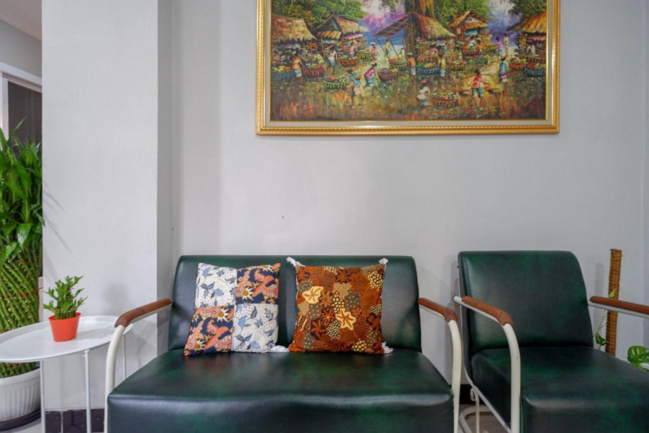 Reddoorz Near Jalan Adi Sucipto Solo Otel Dış mekan fotoğraf